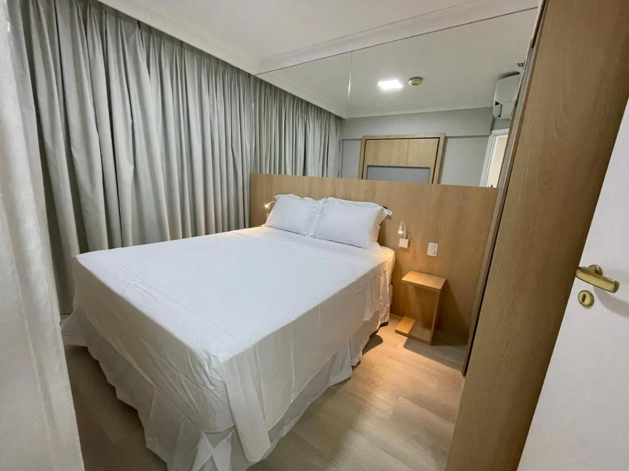 Flat Em Pinheiros Equipado Em Hotel 4 Stat Sao Paulo Brazil